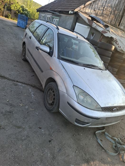 Vand  capota radiatoare faruri st dr grila fata ford focus 1 mot 1.8 diesel