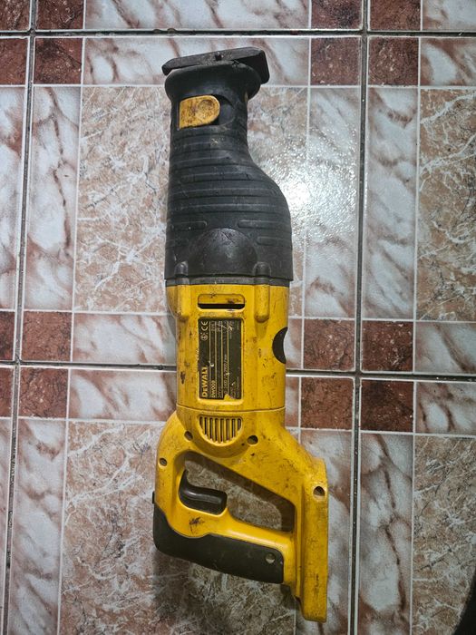 DeWalt ferastrau, picamer, baterie, bolti si lame