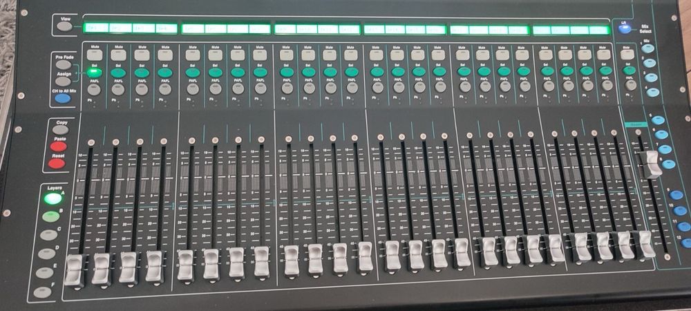 Allen&Heath SQ6 миксер