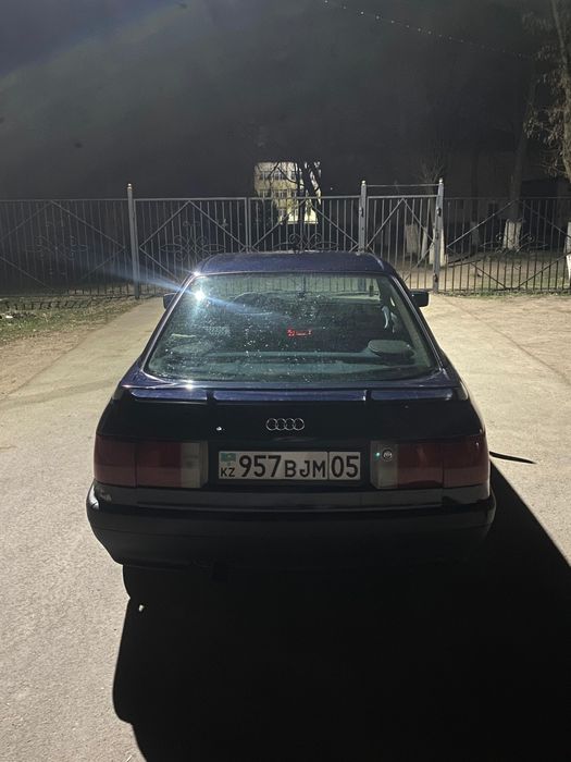 Ауди 80            .