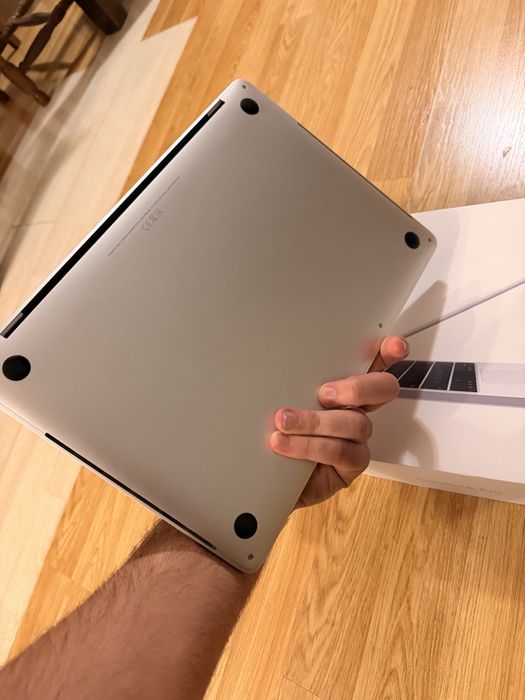 Macbook Pro 13 16RAM 512SSD