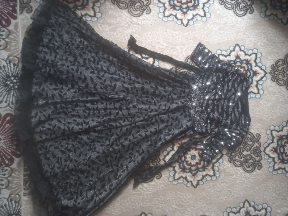 Tõy va boshqa tadbirlar uchun libos