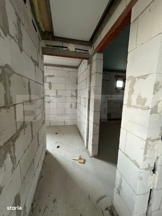 Casa de vanzare , zona Uriu, teren de 30 arii
