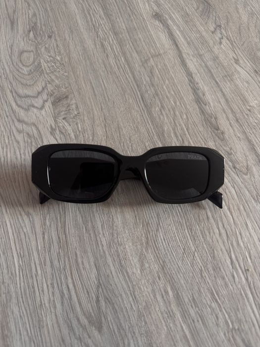 ochelari de soare prada