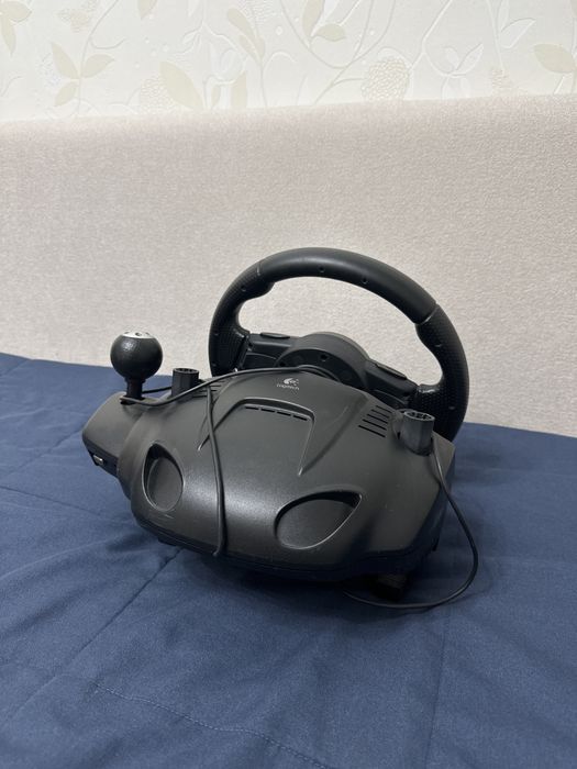 Игровой руль (Logitech driving force GT)