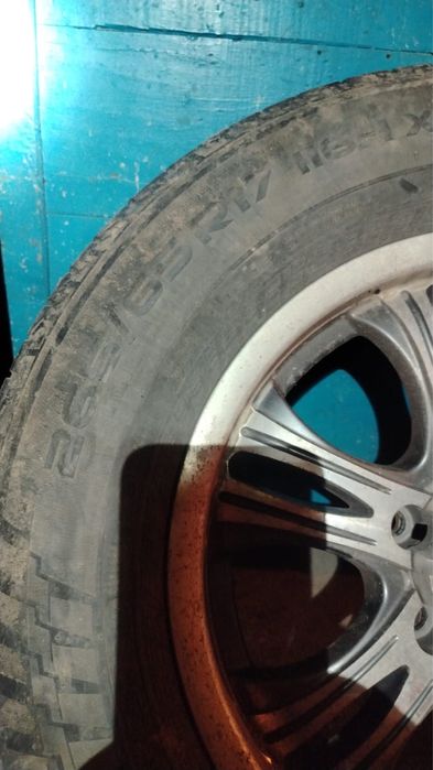 Шины с дисками на внедорожник