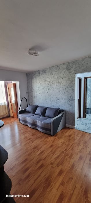 Închiriez Apartament Titu