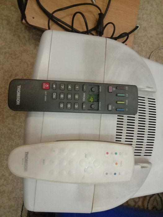 кухонный подвесной телевизор