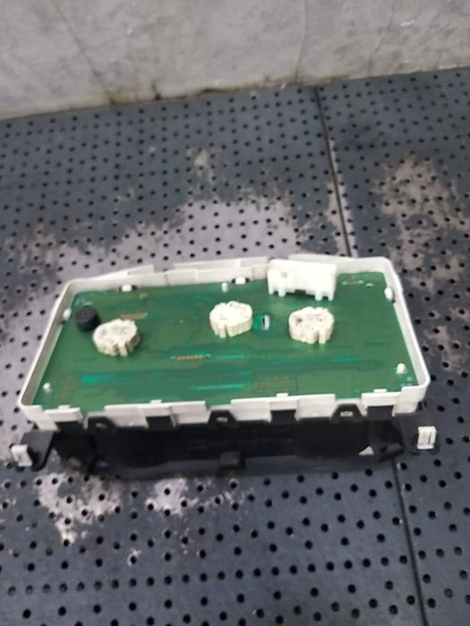 Ceasuri bord benzina nissan note e11 a49u00d