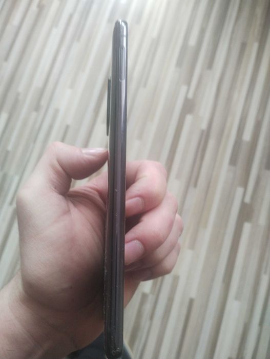 Продавам samsung s10