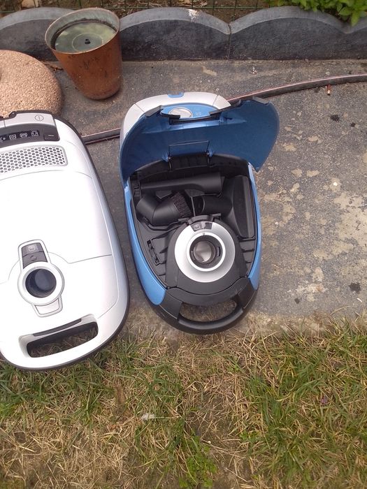 Vând aspirator miele