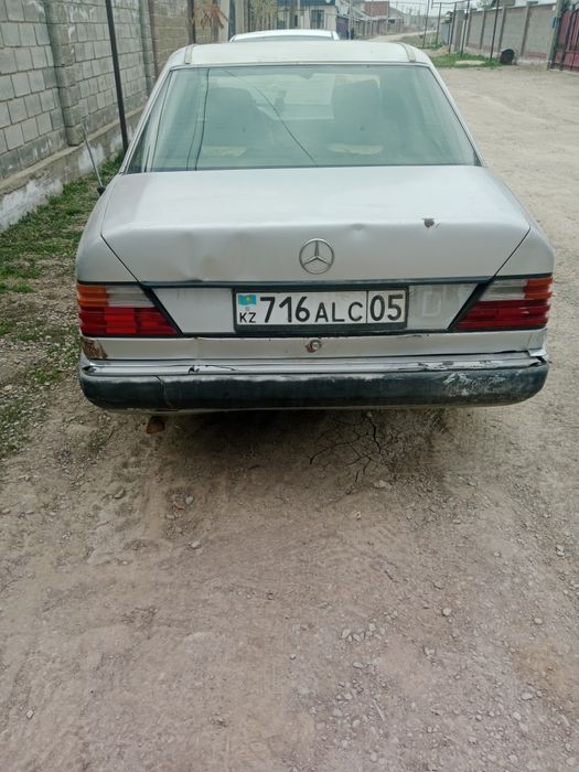 Мерседес 124 кузов 1993 год