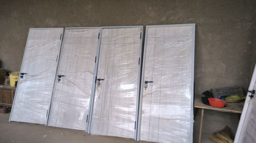 Arzon MDF eshiklar sotiladi. Deyarli yangi