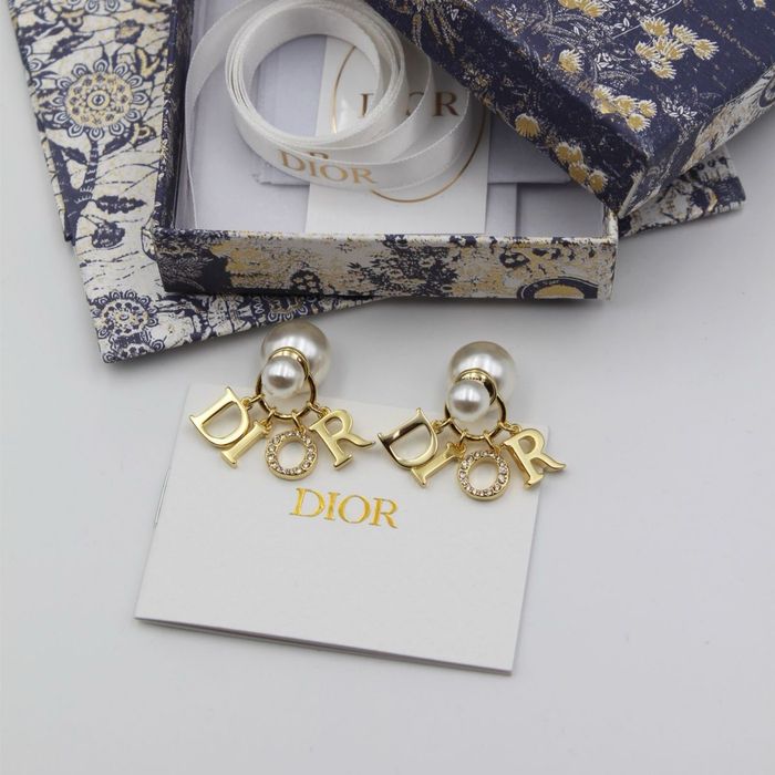 Обеци с перли по модел на Dior