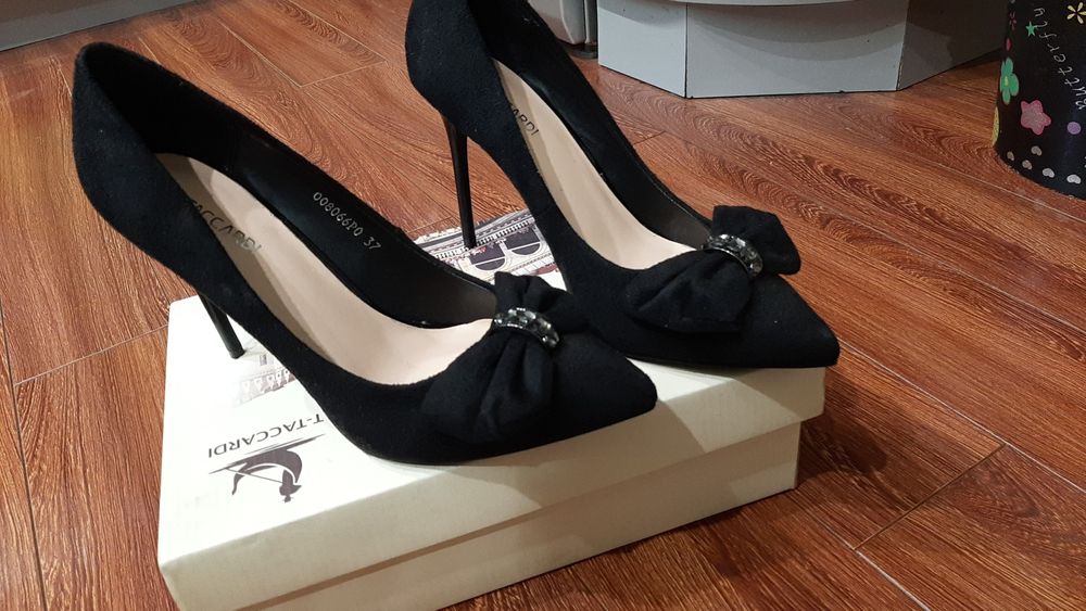 Продам туфли размер 37 замша