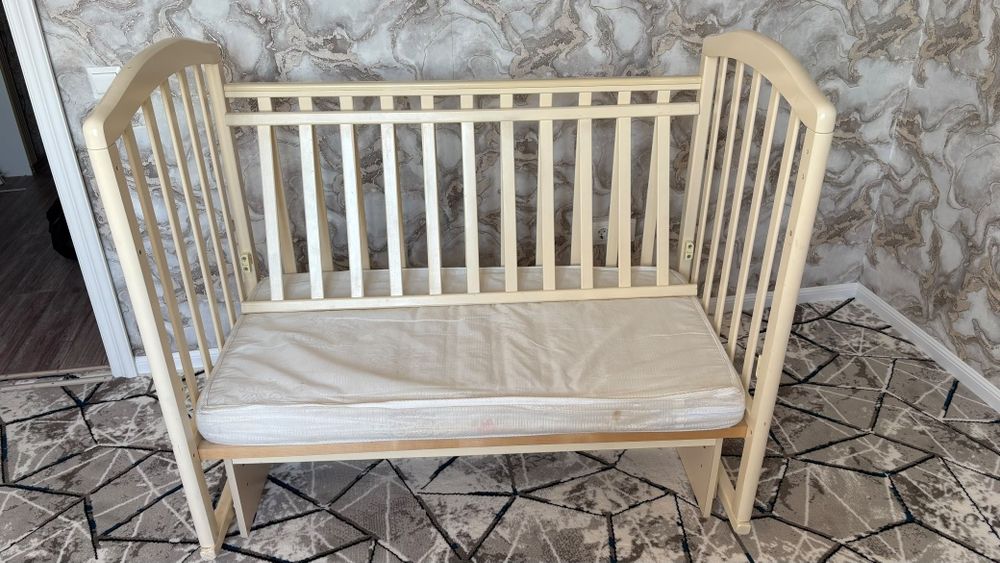 Продам кроватку б/у