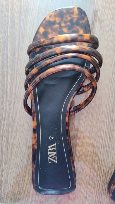 Дамски ест.кожа обувки Кавалер 39,40 и червени 39, чехли Зара40