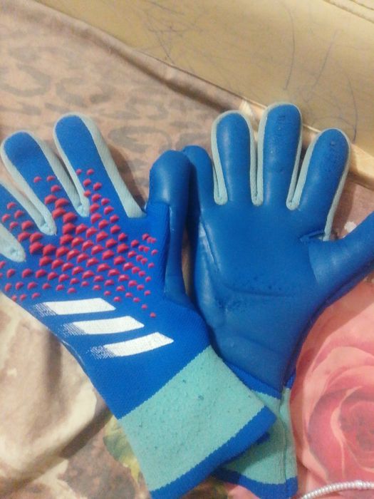 Adidas Predator вратарские перчатки б/у