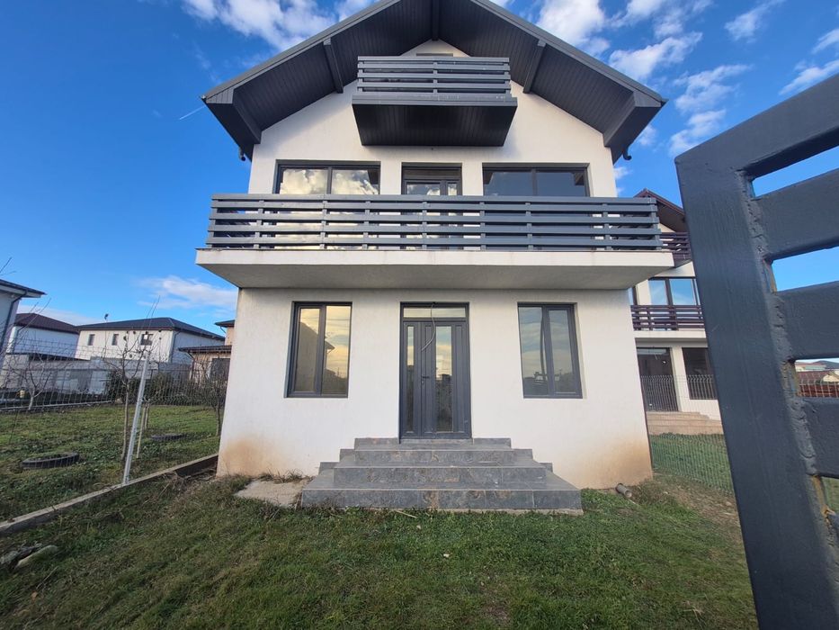 Vila de vânzare P+1+M mangalia