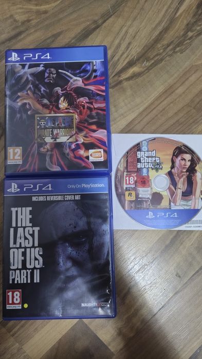 Consolă PlayStation 4 (PS4 Fat) + 1 Manetă + 3 Jocuri
