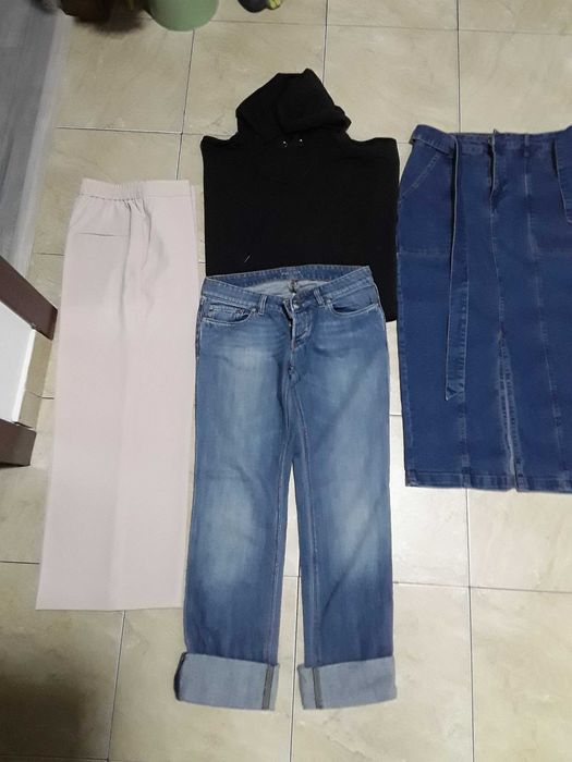 Geacă damă bleumarin 42  ,pardesie  rochițe bumbac  marimea M ,sacou Stradivarius  blugi Prada  ,fusta blugi  Only ,pantalon Bej  , toate 250  lei
