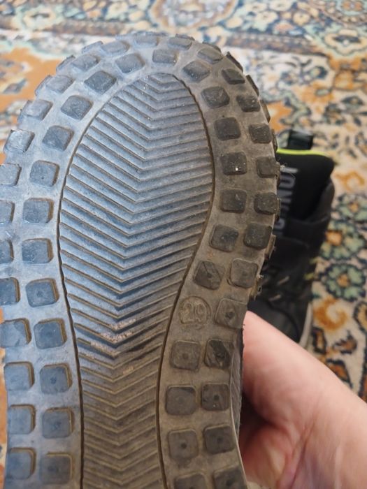 Продам детскую обувь