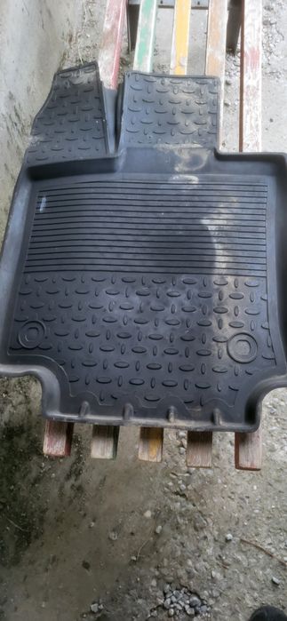 Полики от тойота рав 4