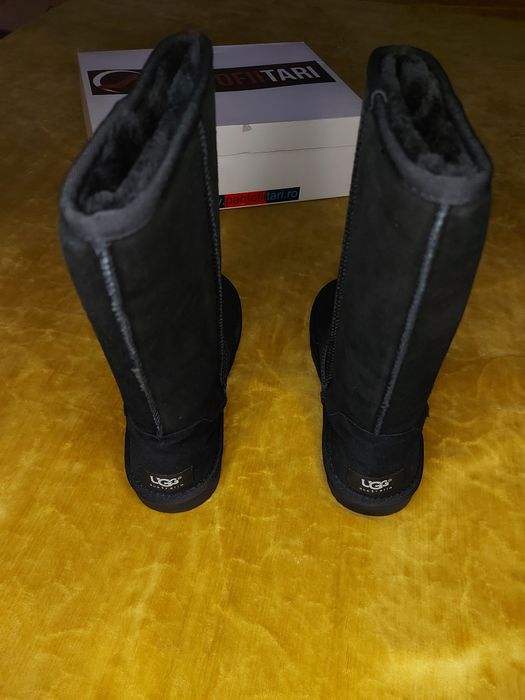 Cizme negre tip UGG