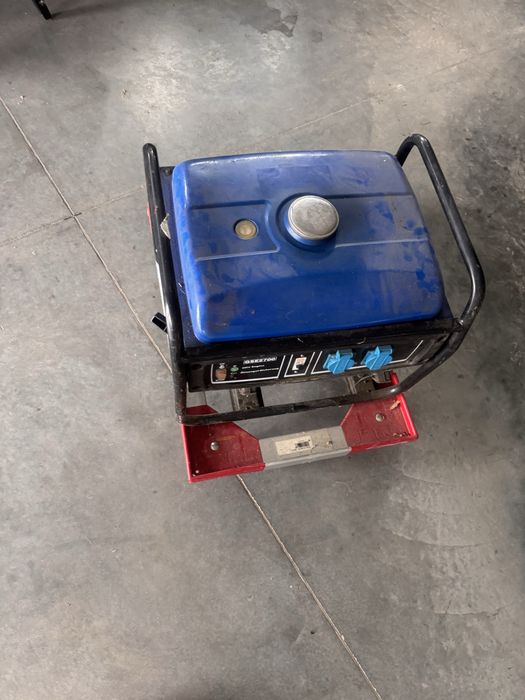 Generator curent 220