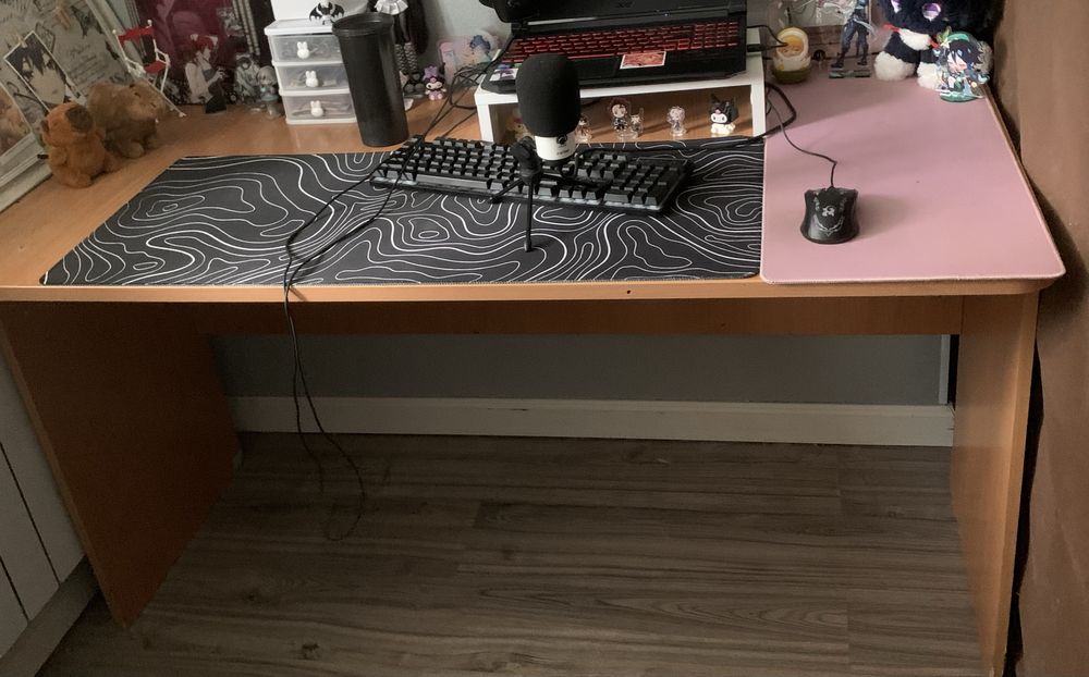 Продам обычный деревянный стол