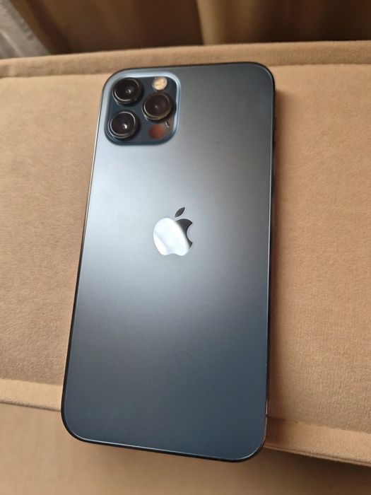 Обменяю айфон 12 про на 256 г