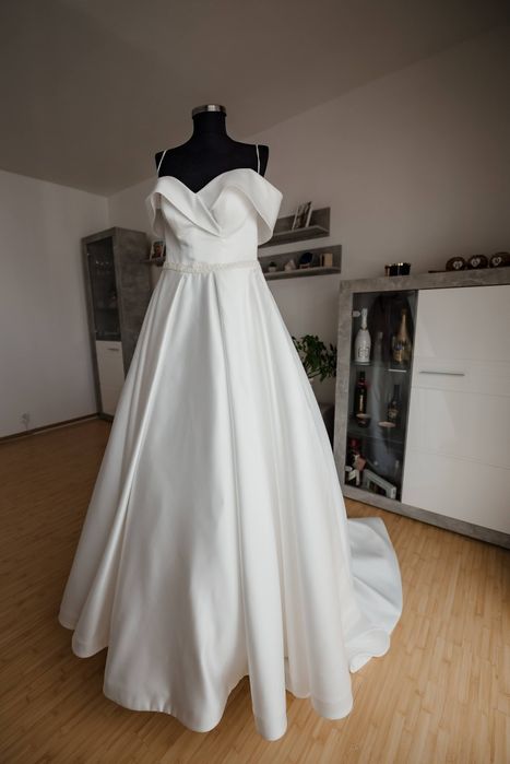 Rochie mireasa stil printesa