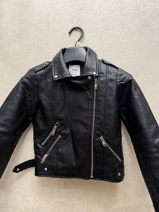 Кожанка детская и комбинезоны