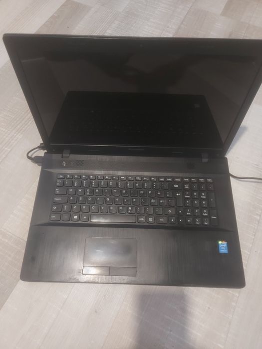 Lenovo low gaming,i7 gen4,8gb,video gt820 2gb,17.3 inch