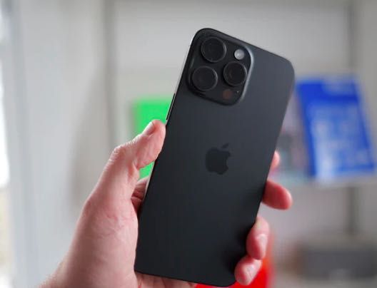 Iphone 15 pro max sotiladi srochna pul kk.