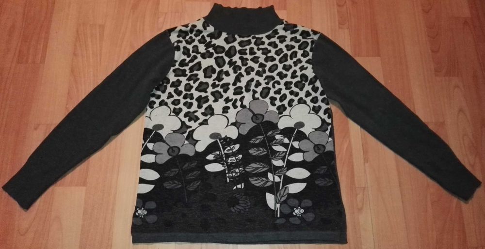 Свитер размер 50.