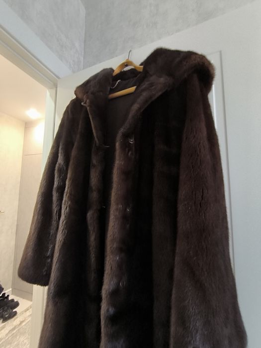 Продам норковую шубу.