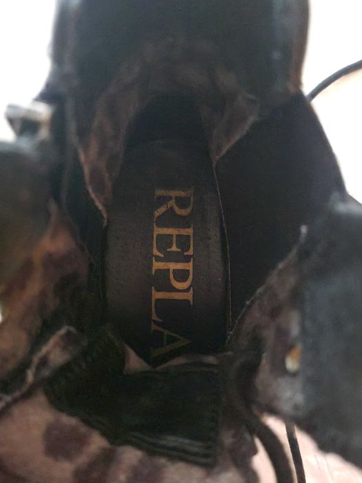 Replay - естествена кожа