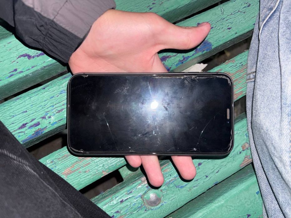 Продам Iphone 11