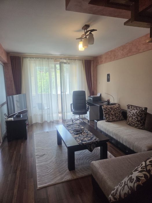 OFERTĂ!Apartament de inchiriat cu  3 camere etaj 4 ,LIFT,  pe strada munteniei terasă mare PENTHOUSE
