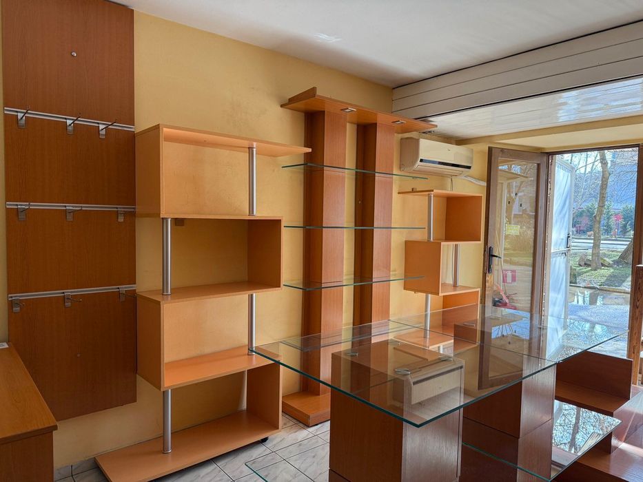 Продават се модули, подходящи за търговски обект!