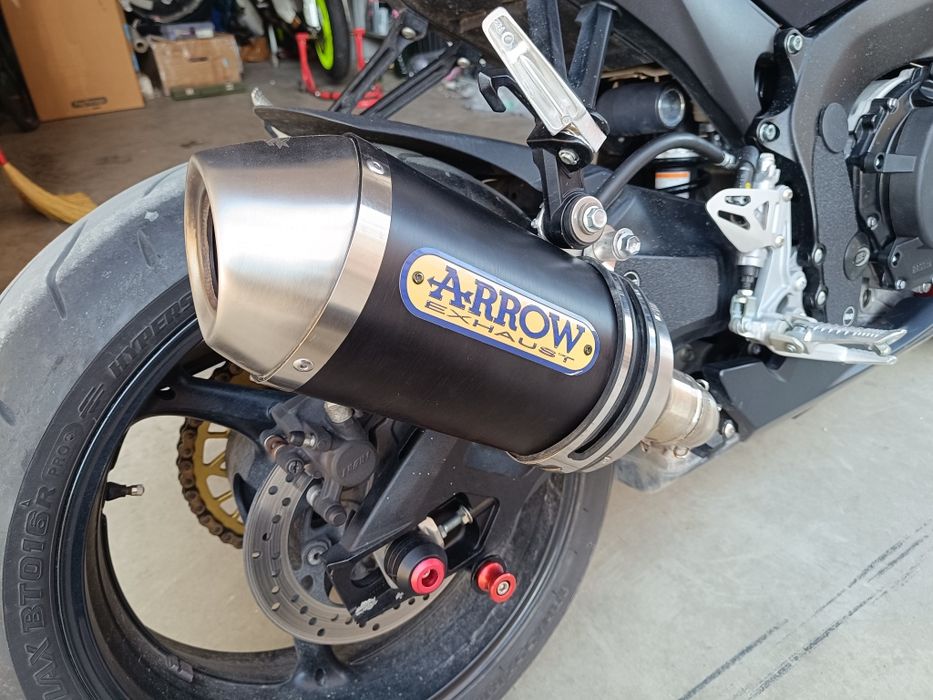 Спортно гърне за мотор Arrow