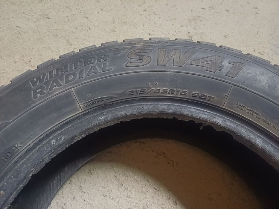 Продам зимние шины 215/65 R16
