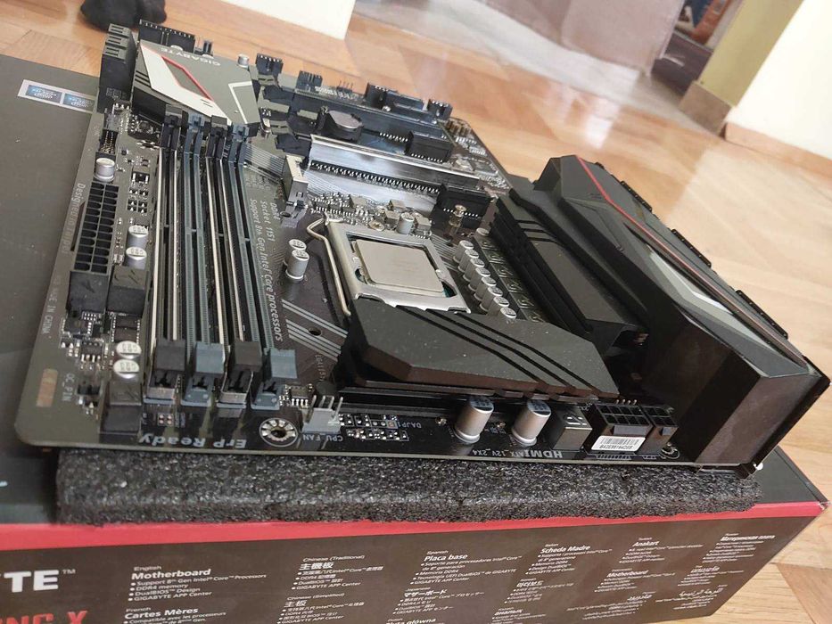 Intel Core i7 9700K + Gigabyte Z390 Gaming X