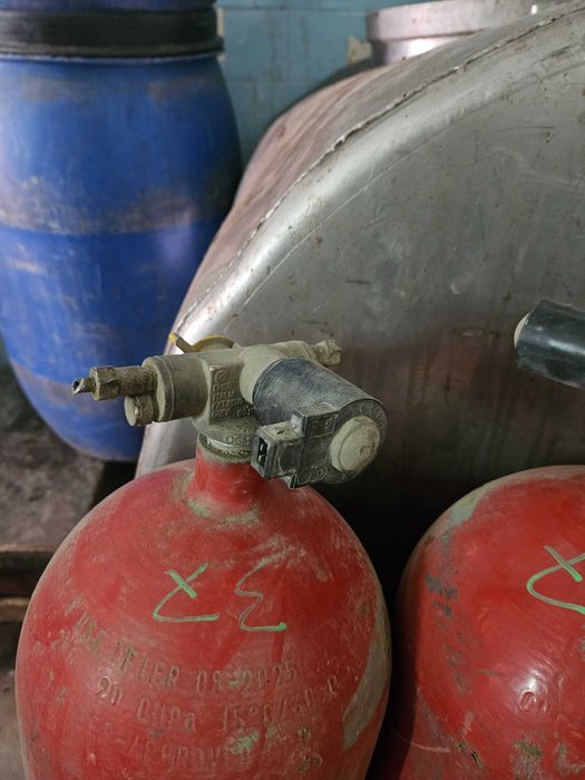 Метанови бутилки