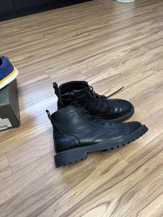 Продам детскую обувь