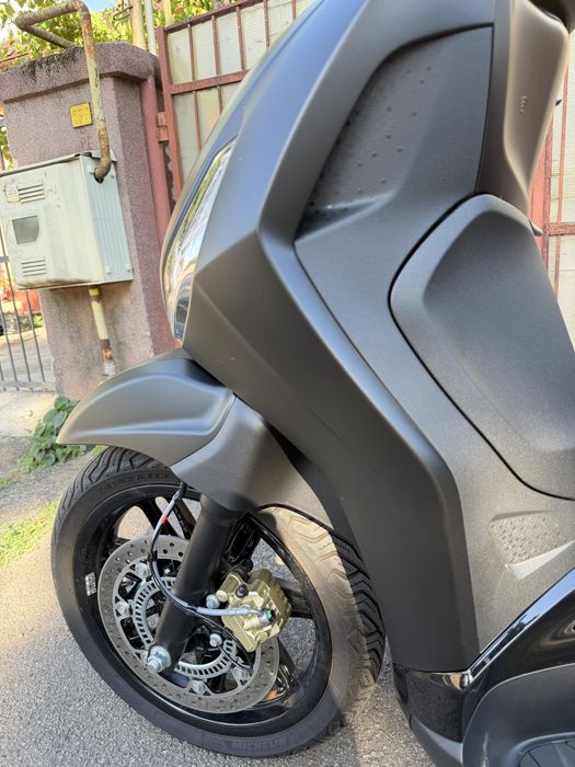 Piaggio Beverly 300 Deep Black Euro 5 – 2024 | Stare NOUĂ | 1.025 km