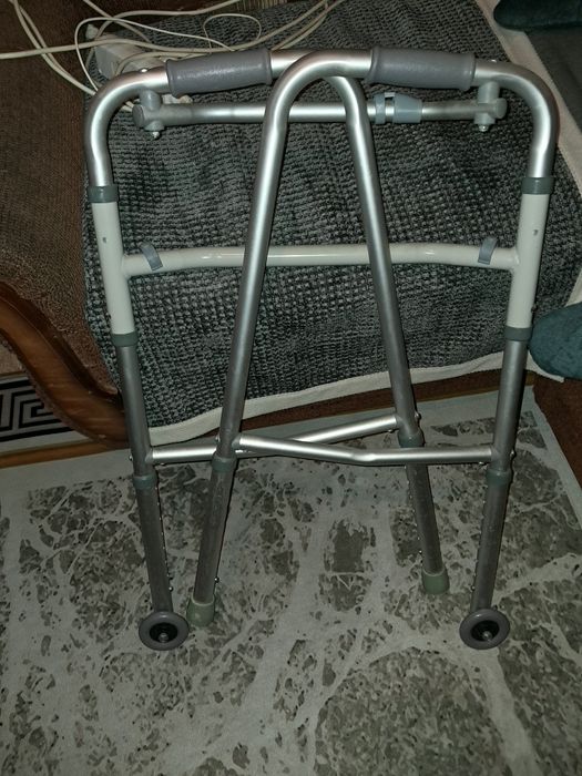 Продам ходунки 1111