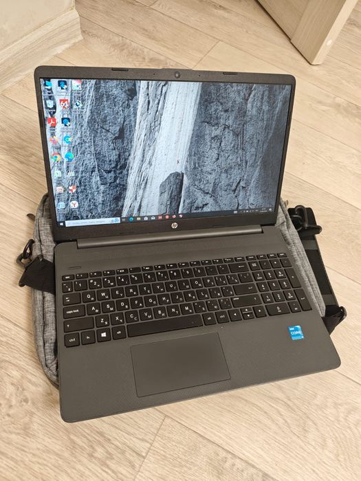 Продам современный новый hp i3 сумка мышка