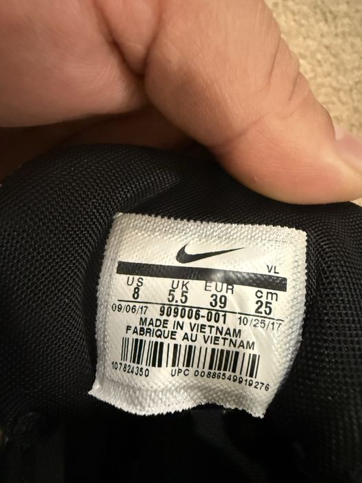 Adidasi nike in stare foarte buma